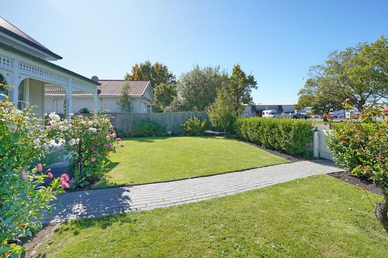 Photo of property in 11 Isabella Place, Waltham, Christchurch, 8011