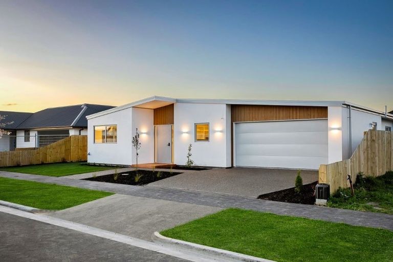 Photo of property in 17 Timara Crescent, Marshland, Christchurch, 8083