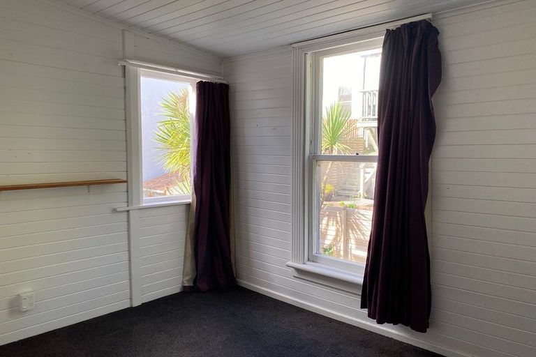 Photo of property in 14 Prince Street, Mount Victoria, Wellington, 6011