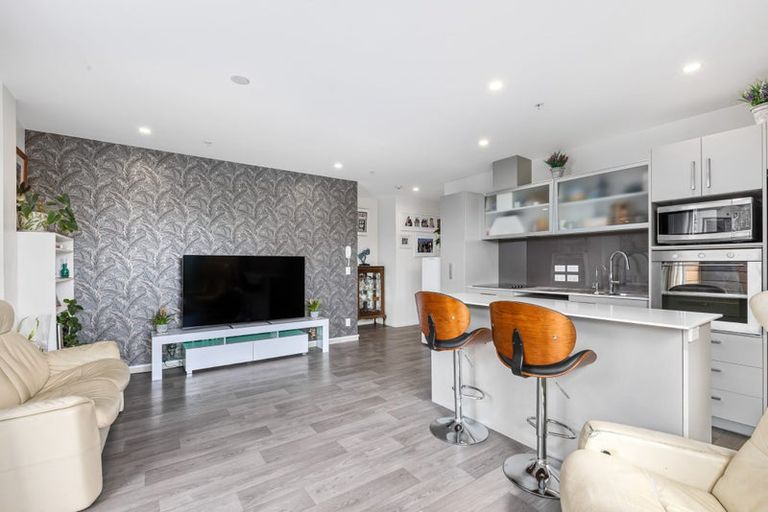 Photo of property in 102/160a Hobsonville Point Road, Hobsonville, Auckland, 0616