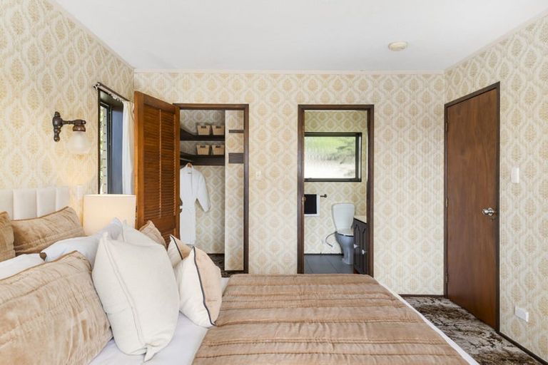 Photo of property in 4 Mosman Place, Chatswood, Auckland, 0626