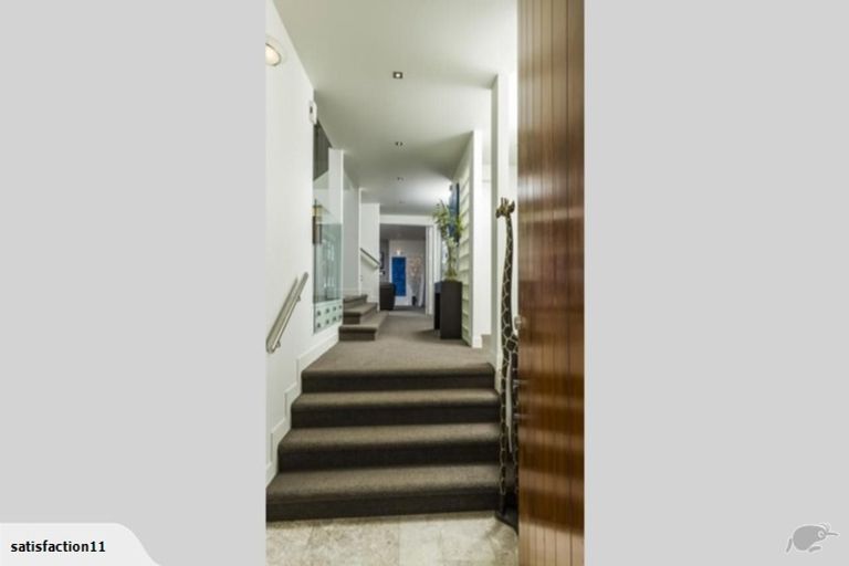 Photo of property in 15 Courtneys, West Harbour, Auckland, 0618