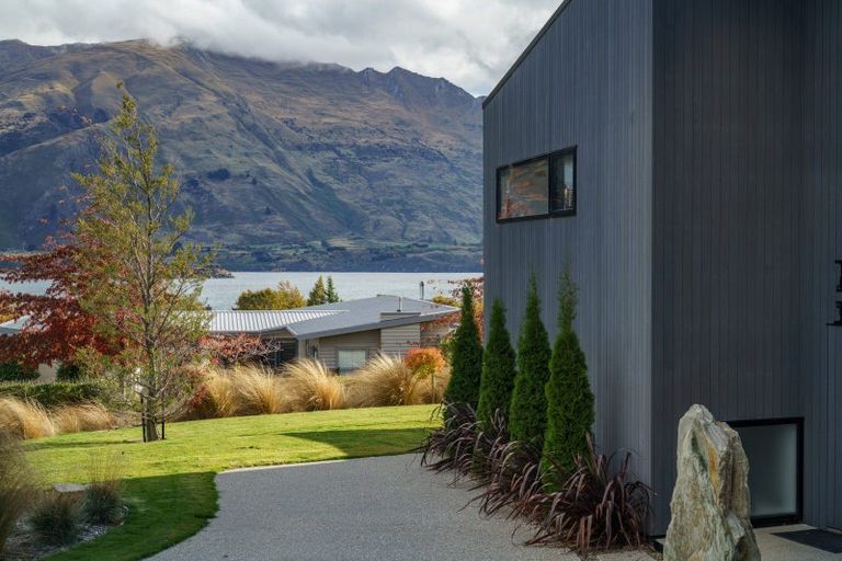 Photo of property in 9 Forest Heights, Wanaka, 9305