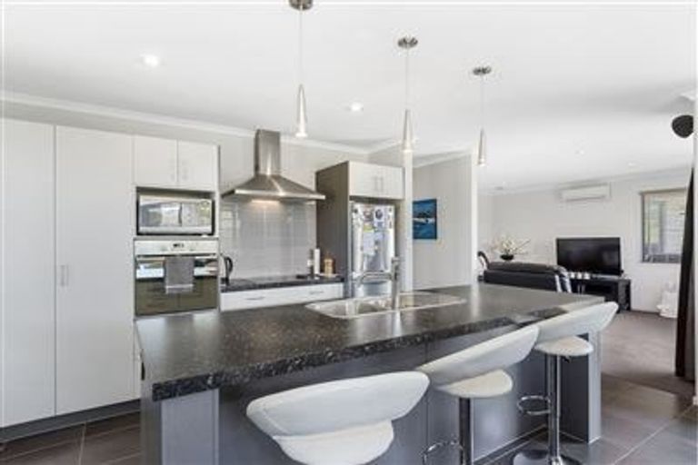 Photo of property in 46 Rosella Drive, Welcome Bay, Tauranga, 3112