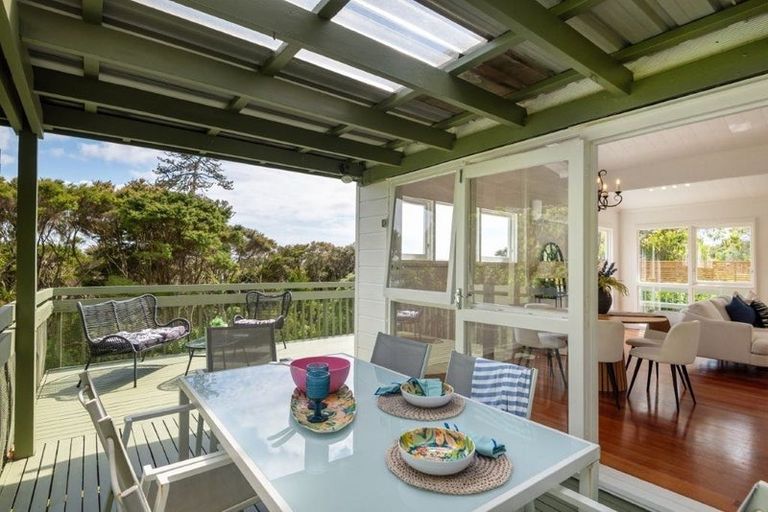 Photo of property in 7 Tranquil Glade, Hillcrest, Auckland, 0627