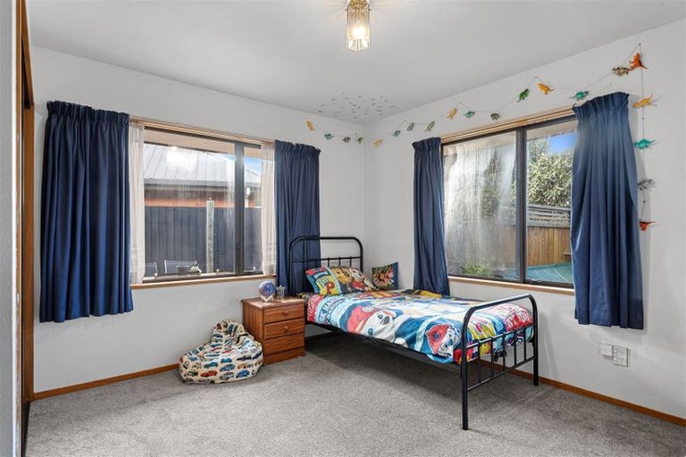Photo of property in 2/1 Fountainhead Lane, Hillmorton, Christchurch, 8025