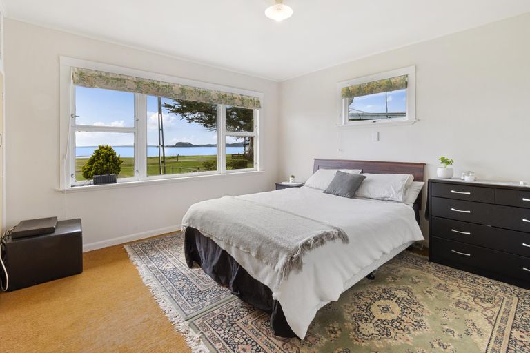 Photo of property in 13 Kawakawa Bay Coast Road, Kawakawa Bay, Papakura, 2585