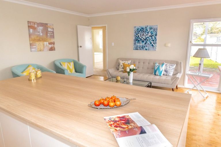 Photo of property in 16 Bettina Place, Manurewa, Auckland, 2102