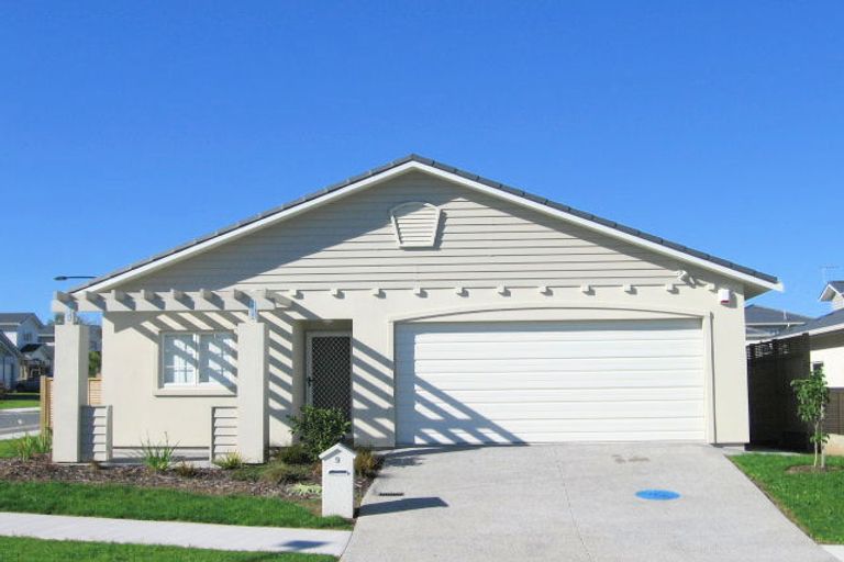 Photo of property in 9 Mulvaney Crescent, Henderson, Auckland, 0612