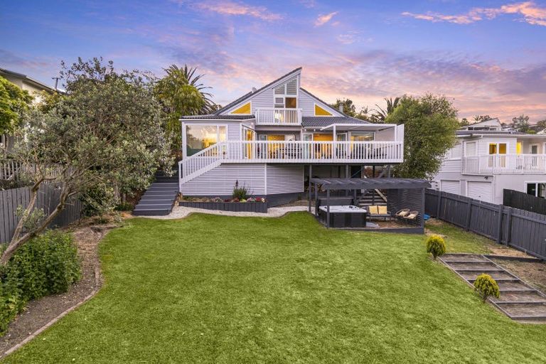 Photo of property in 21 Hebron Road, Waiake, Auckland, 0630