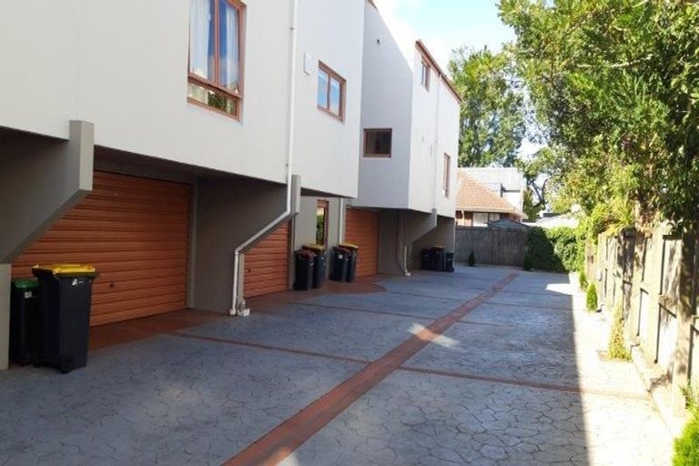 Photo of property in 2/90 Springfield Road, St Albans, Christchurch, 8014