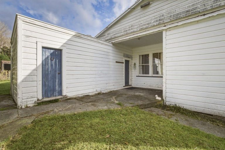 Photo of property in 921 Ongo Road, Hunterville, 4782