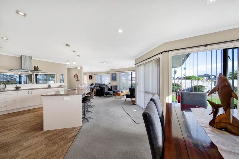 Photo of property in 12 Dolphin Parade, Bell Block, New Plymouth, 4312