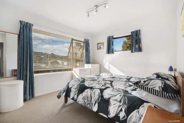 Photo of property in 1/56 Glenvar Road, Torbay, Auckland, 0630