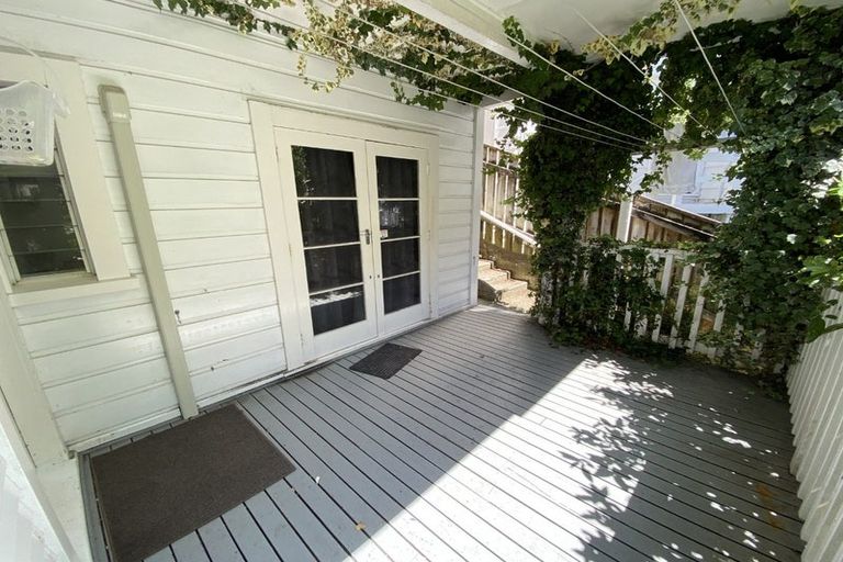 Photo of property in 4a Easdale Street, Kelburn, Wellington, 6012