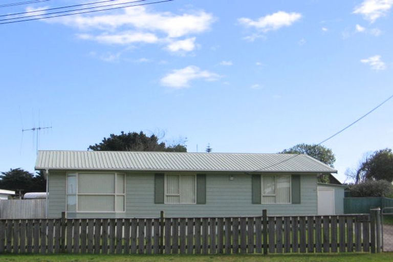 Photo of property in 75 Thomas Place, Foxton Beach, Foxton, 4815
