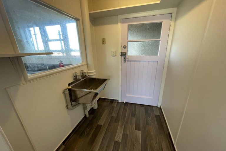 Photo of property in 8 Matipo Street, Castlecliff, Whanganui, 4501