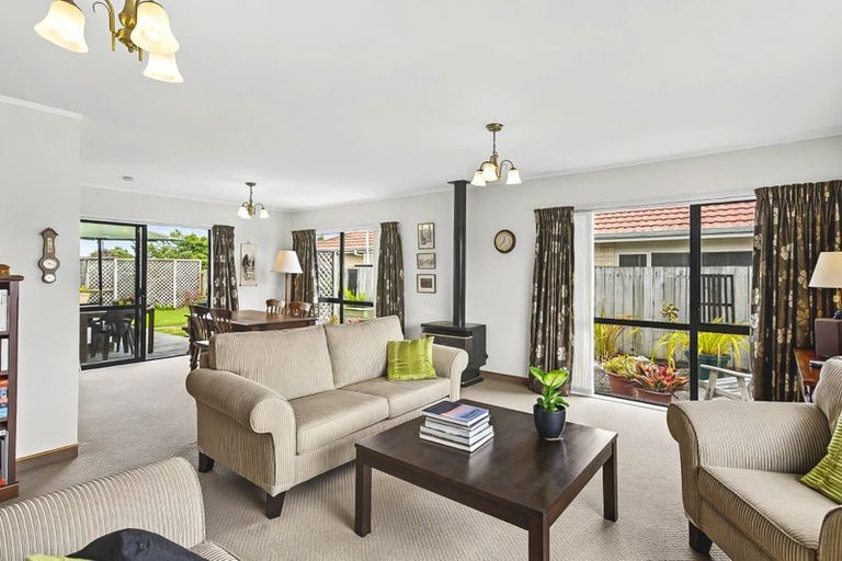 Photo of property in 44 Hadleigh Court, Paraparaumu, 5032