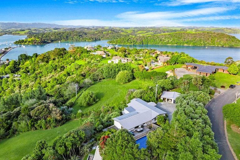 Photo of property in 84 Brick Bay Drive, Sandspit, Warkworth, 0982