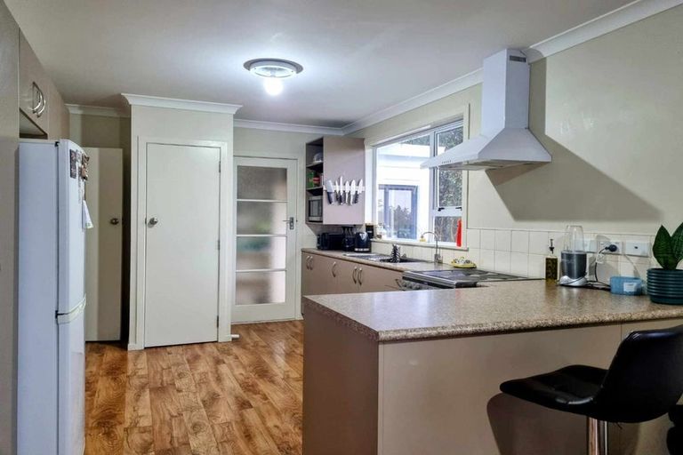 Photo of property in 136a Seaview Road, Westown, New Plymouth, 4310