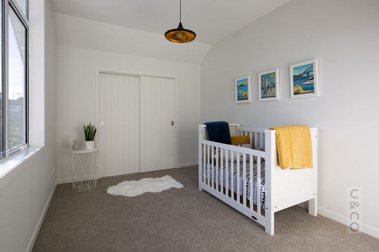 Photo of property in 10 Tauwaka Crescent, Riverhead, 0820