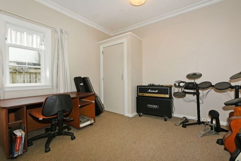 Photo of property in 158 Naenae Road, Naenae, Lower Hutt, 5011