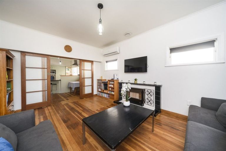 Photo of property in 15 Waldegrave Street, Palmerston North, 4410