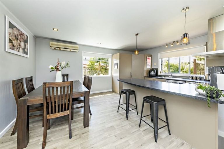 Photo of property in 18 Matipo Drive, Tuakau, 2121