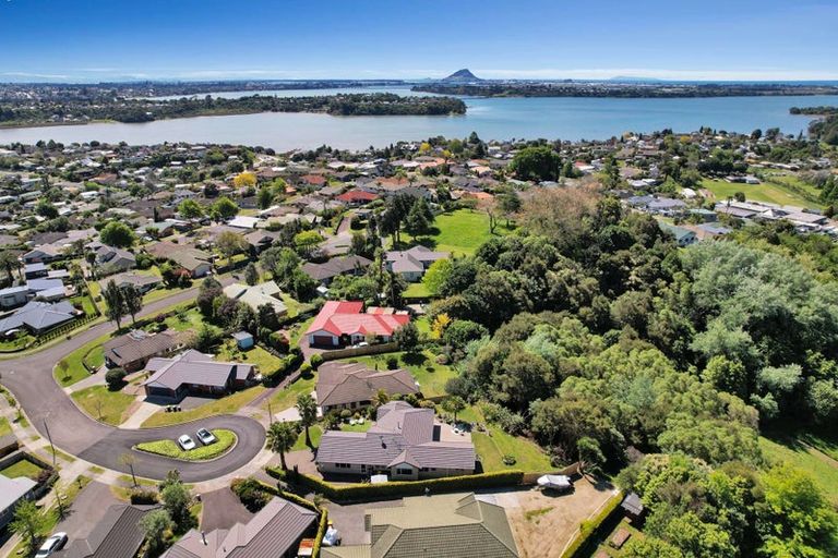 Photo of property in 52 Lysaght Place, Welcome Bay, Tauranga, 3112