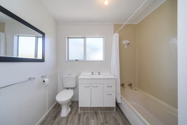 Photo of property in 52a Newton Place, Westbrook, Palmerston North, 4412
