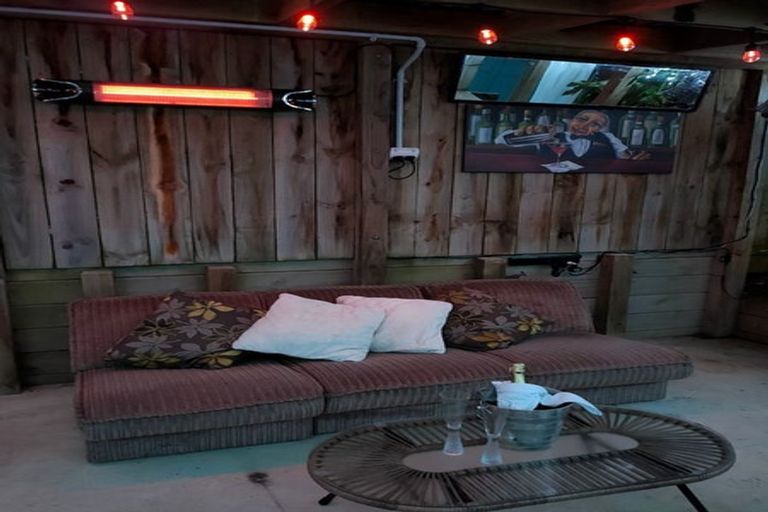 Photo of property in 295 Main Road, Tawa, Wellington, 5028