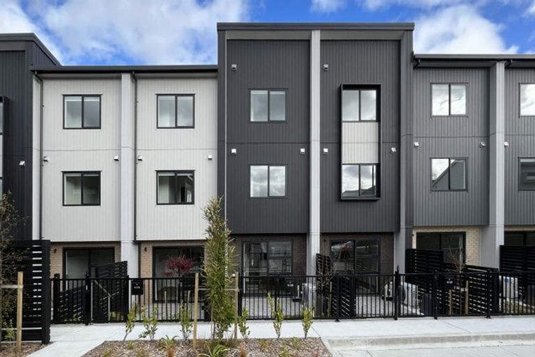 Photo of property in 5/25 Jabuka Street, Glen Eden, Auckland, 0602