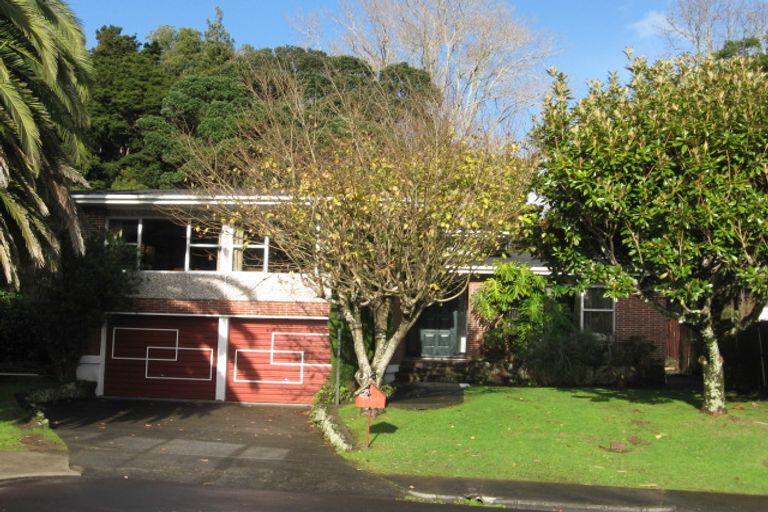 Photo of property in 15 Frank Place, Hillpark, Auckland, 2102