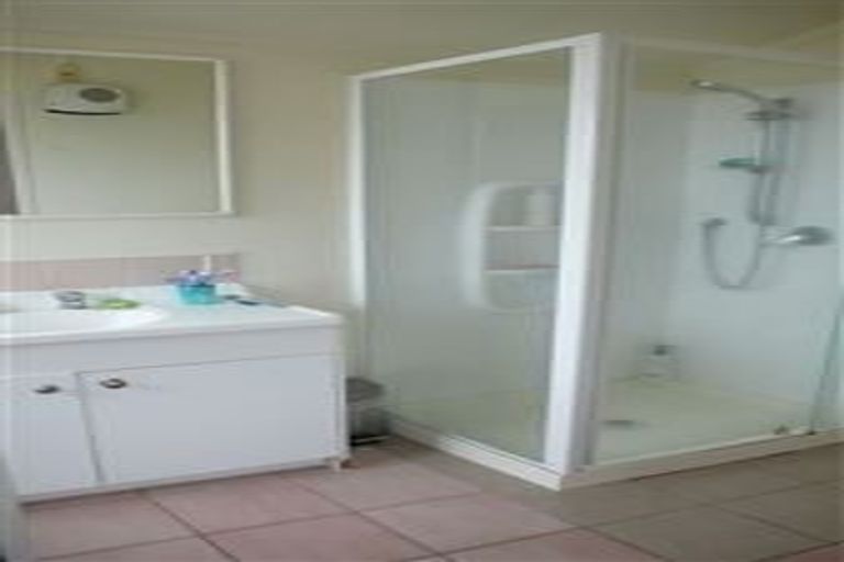 Photo of property in 1/20 Webb Place, Forrest Hill, Auckland, 0620