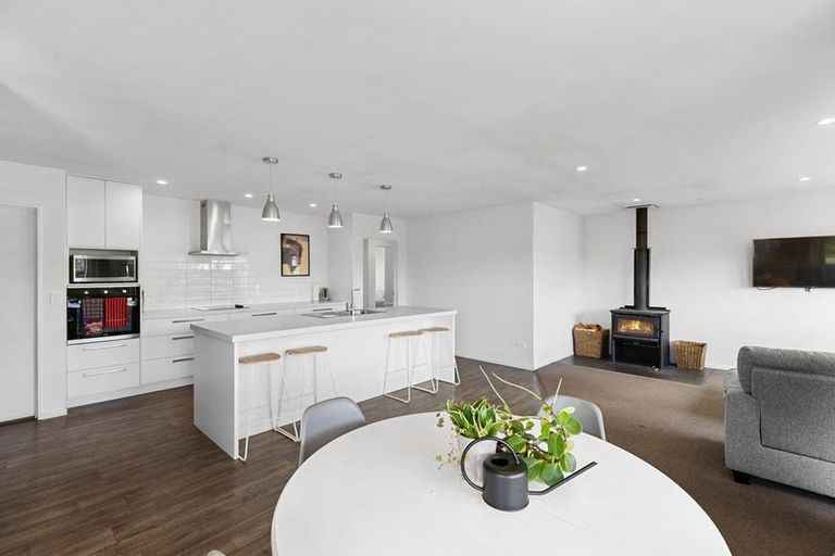 Photo of property in 27 Marbleleaf Lane, Albert Town, Wanaka, 9305