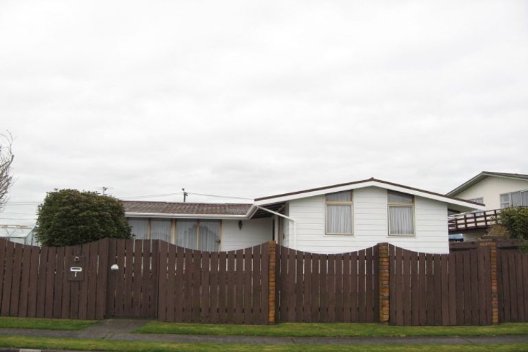 Photo of property in 1 Carver Place, Lynmouth, New Plymouth, 4310