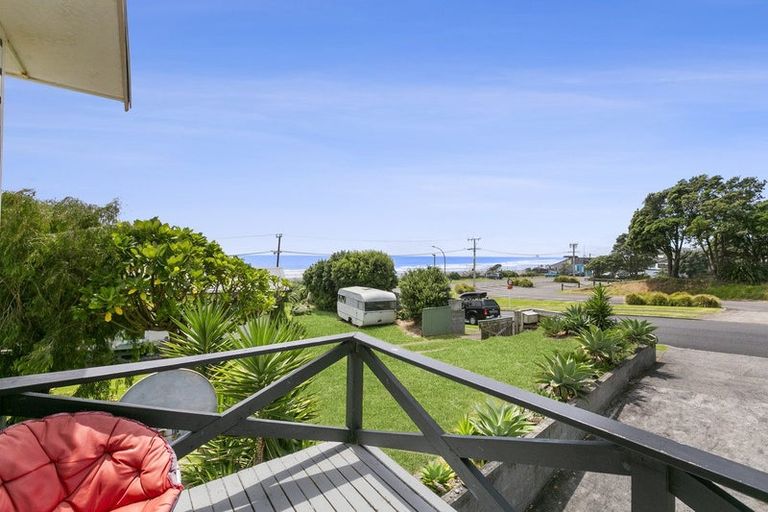 Photo of property in 4 Shearer Drive, Oakura, 4314