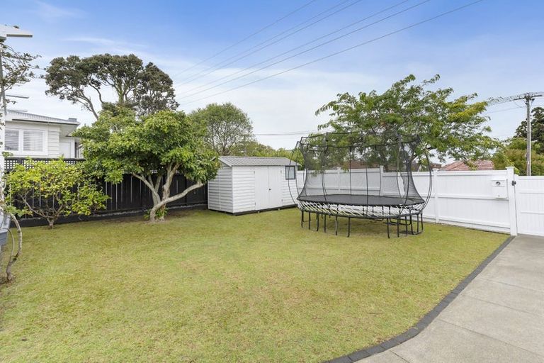 Photo of property in 2/12 Francis Street, Hauraki, Auckland, 0622