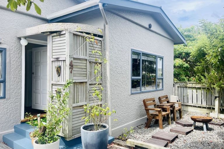 Photo of property in 47 Bluegum Road, Paraparaumu Beach, Paraparaumu, 5032