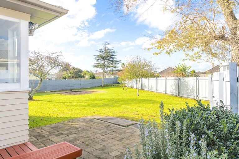 Photo of property in 16 Bettina Place, Manurewa, Auckland, 2102