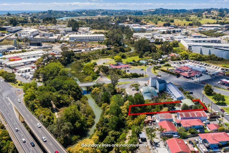 Photo of property in 4 Blanc Road, Silverdale, 0932