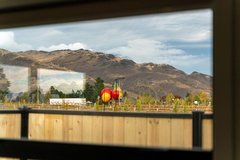 Photo of property in 10 Booth Drive, Cromwell, 9310