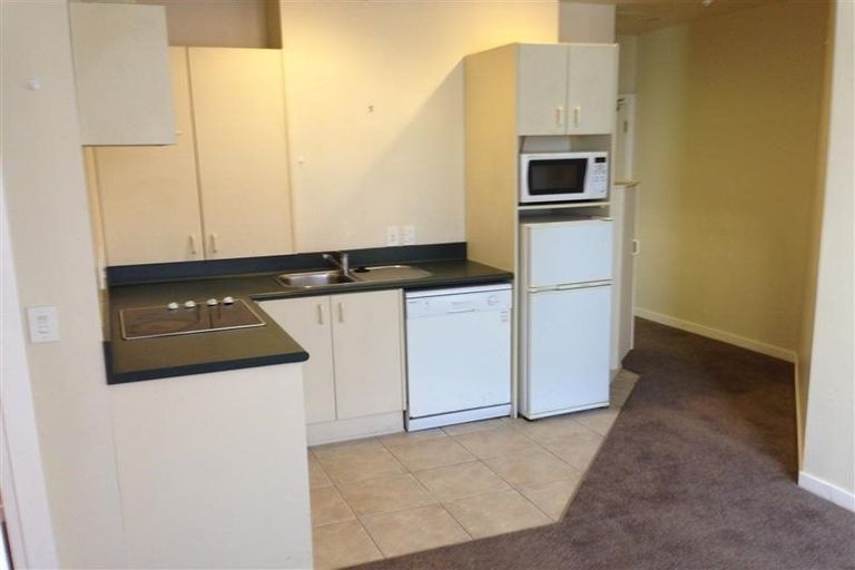 Photo of property in Terrace Tower Apartments, 7b/126 The Terrace, Wellington Central, Wellington, 6011