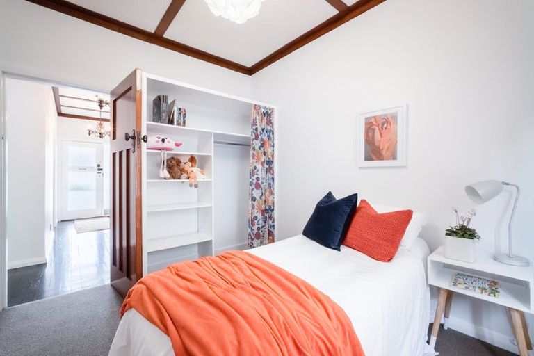 Photo of property in 40 Derwent Street, Island Bay, Wellington, 6023