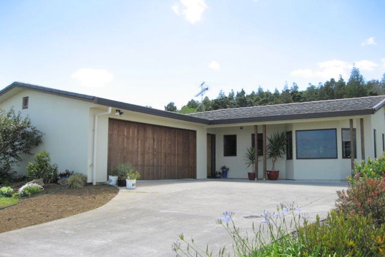 Photo of property in 16 Landscape Road, Pukekohe, 2120