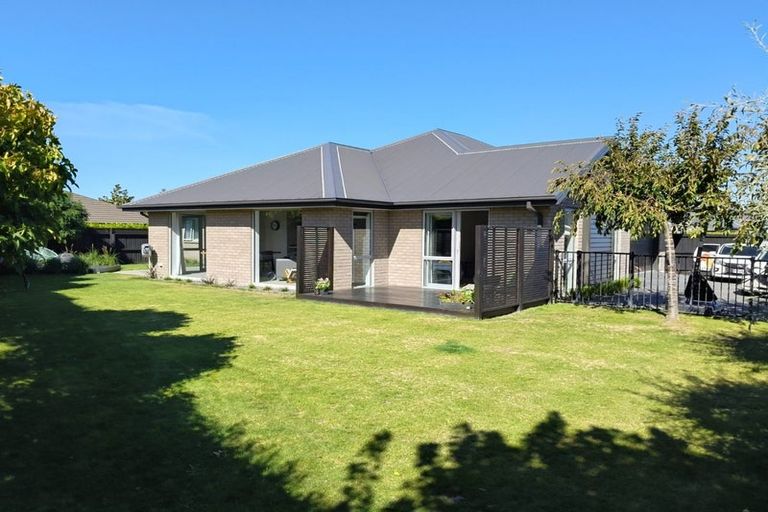 Photo of property in 8 Churchill Drive, Rangiora, 7400
