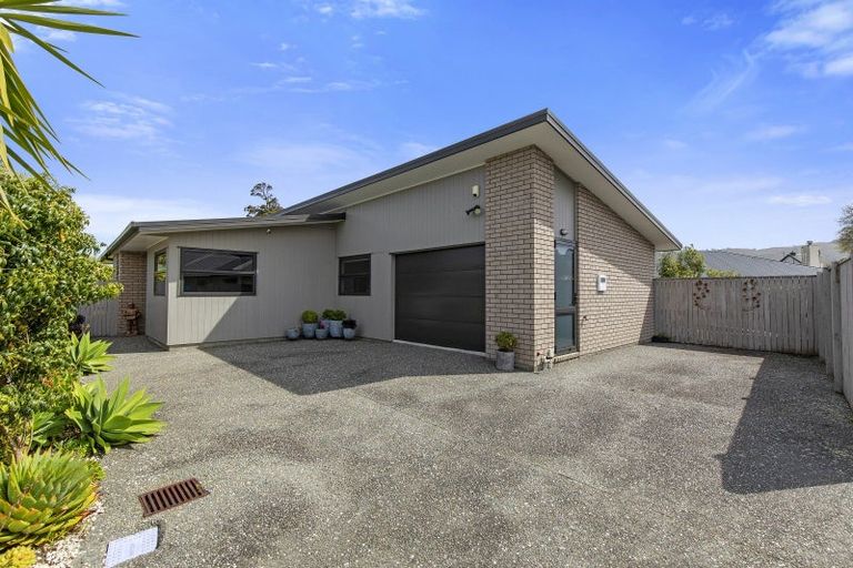 Photo of property in 13 Cataldo Mews, Avalon, Lower Hutt, 5011