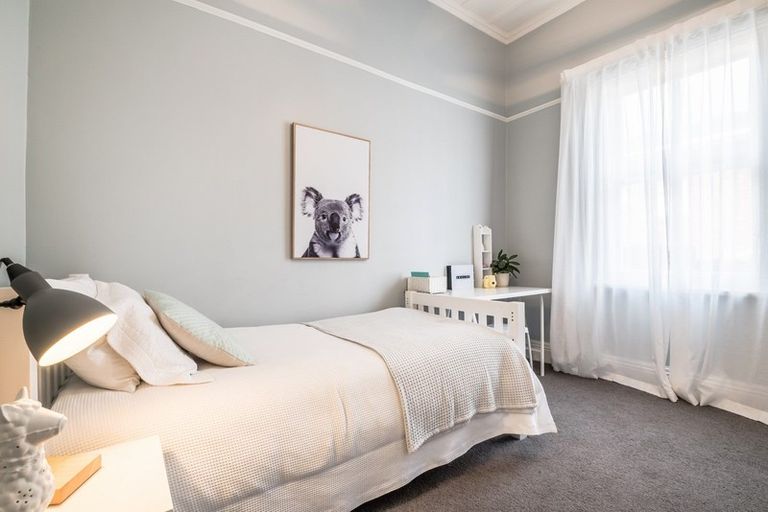 Photo of property in 36 Old Lake Road, Narrow Neck, Auckland, 0624