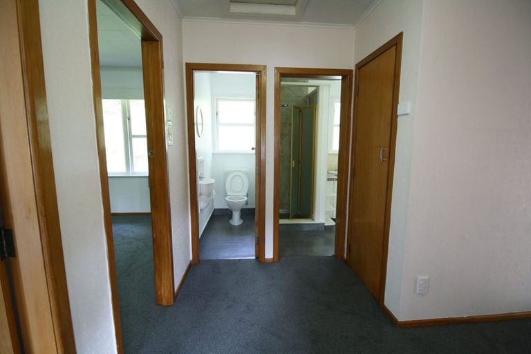 Photo of property in 10 Kamla Way, Khandallah, Wellington, 6035