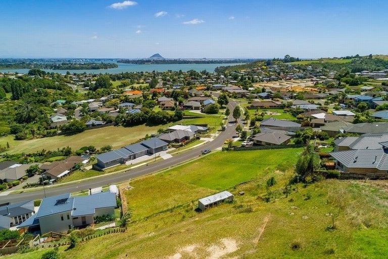Photo of property in 73 Oteki Park Drive, Welcome Bay, Tauranga, 3112